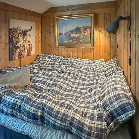 2 Bedroom Stunning In 別荘 Tysse
